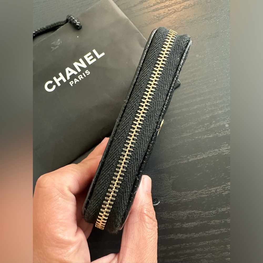 🔴SOLD🔴Chanel Zip Coin/ Card Case - Picture 3 of 11